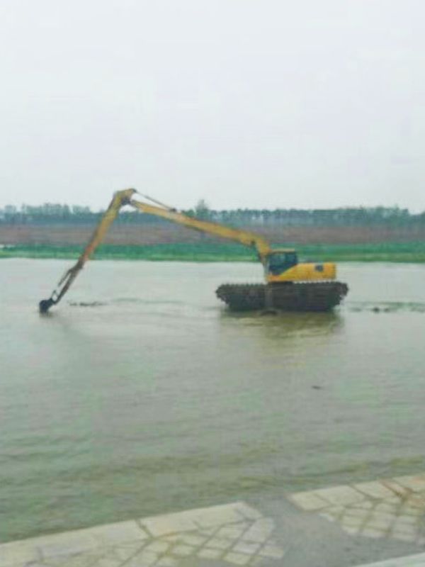 加長臂水路兩用挖掘機